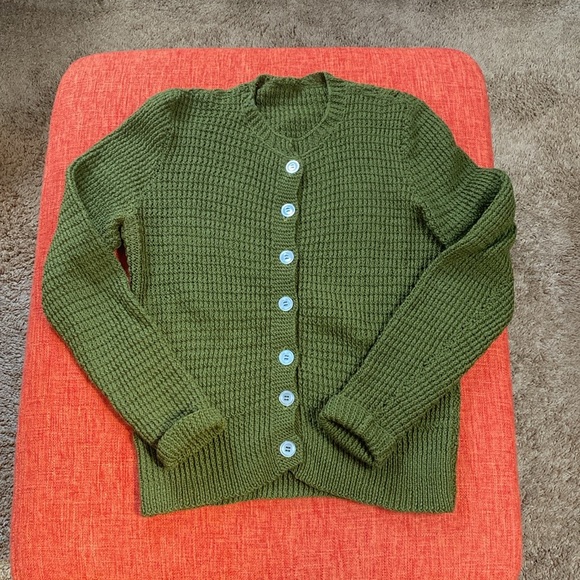 VTG Handmade Olive Green Hand Knit Cardigan Sweater - Picture 4 of 10